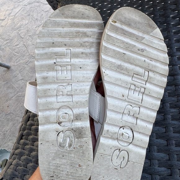 Sorel White Minimalist Sandals with Toe Loop Sz 9 - Picture 4 of 5